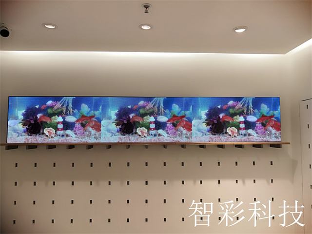 Lily服裝店LED顯示屏由上海智彩科技設(shè)計(jì)、安裝